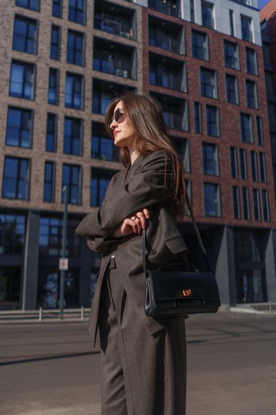 Adler Leather Bag. Жіноча сумка чорна з золотою фурнітурою з натуральної шкіри ADLB1 фото